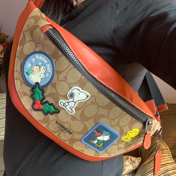 Authentic COACH Leather/Signature coated canvas Peanut Disney beltbag UNISEX - Picture 7 of 13